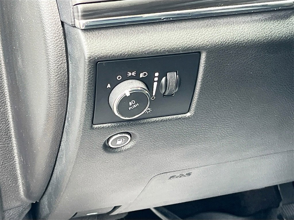 Certified 2019 Jeep Grand Cherokee Limited w/ Trailer Tow Group IV image 10