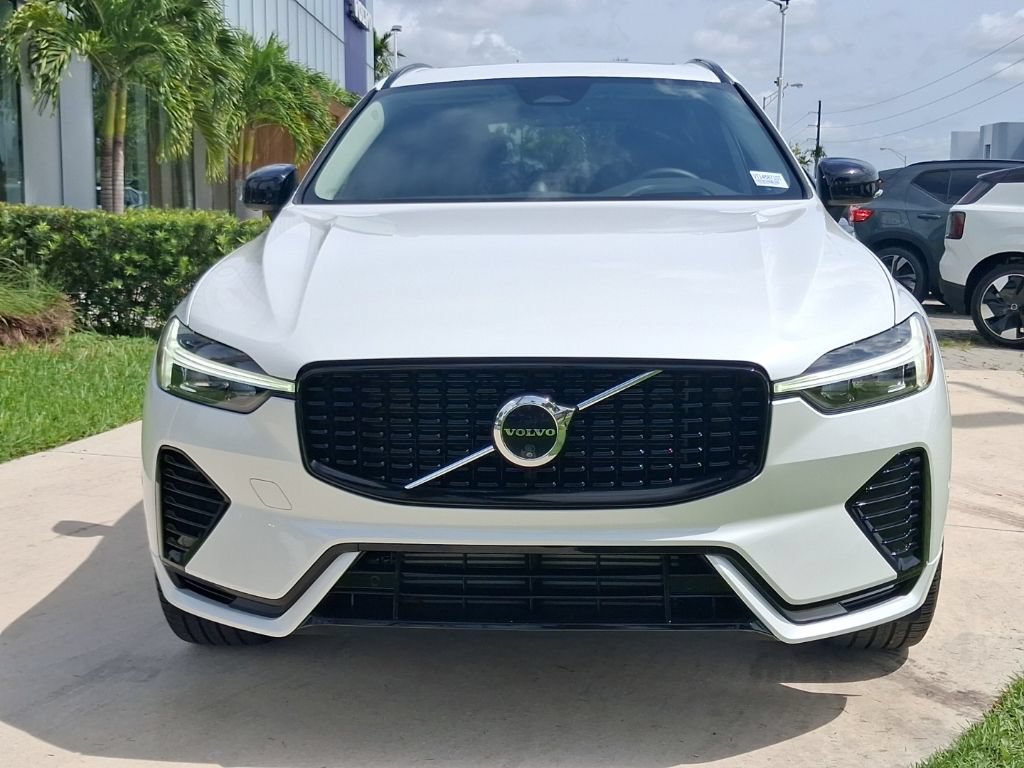 Certified 2024 Volvo XC60 T8 Ultimate AWD/4WD image 2