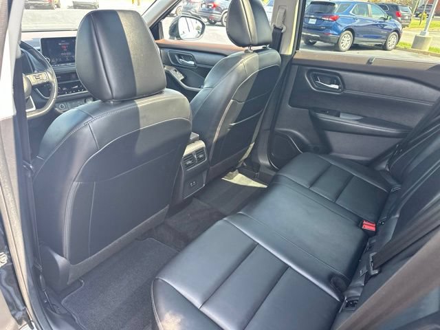 Used 2023 Nissan Rogue SV w/ SV Premium B Package AWD/4WD image 16