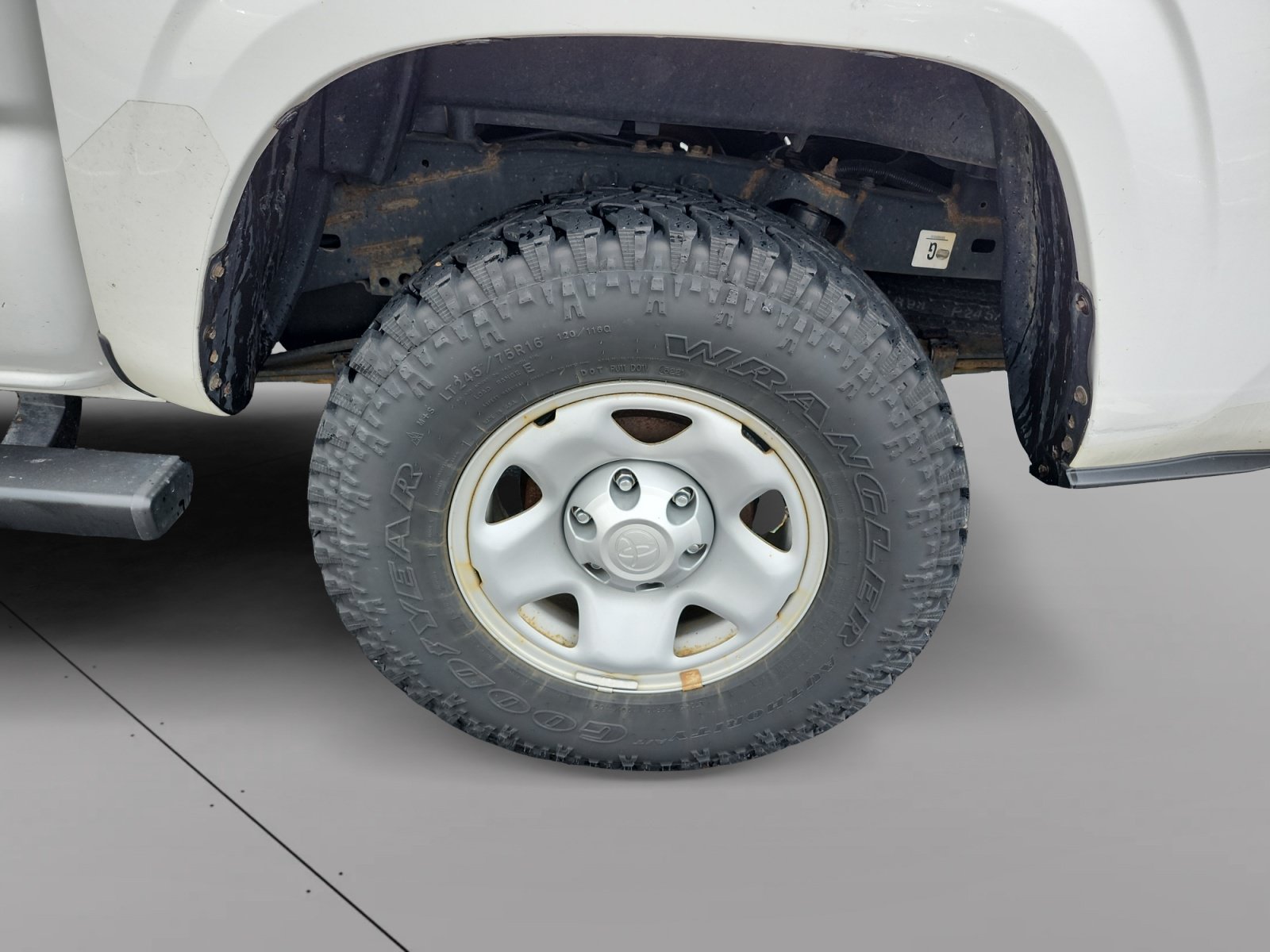 Used 2018 Toyota Tacoma SR w/ SR Convenience Package AWD/4WD image 15