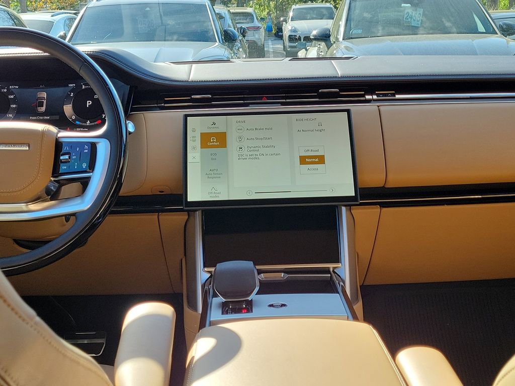 Used 2025 Land Rover Range Rover Long Wheelbase SE image 22