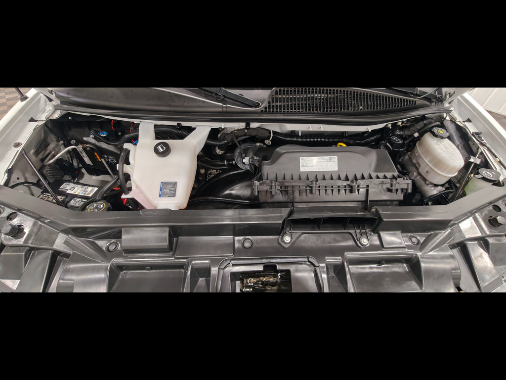 Used 2024 GMC Savana 3500 Extended RWD image 32
