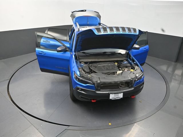 Used 2019 Jeep Cherokee Trailhawk w/ Comfort/Convenience Group AWD/4WD image 31