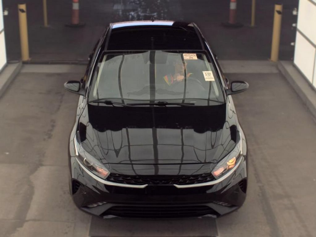 Used 2024 Kia Forte LXS FWD image 3