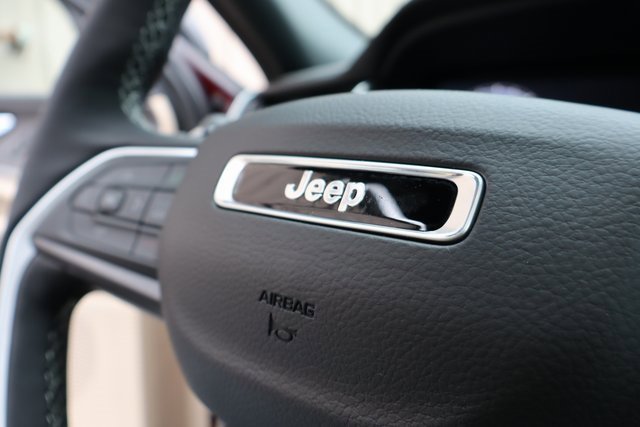 New 2025 Jeep Grand Cherokee Limited image 27