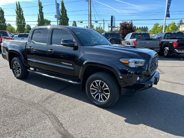Used 2021 Toyota Tacoma TRD Sport w/ TRD Premium Sport Package AWD/4WD image 9