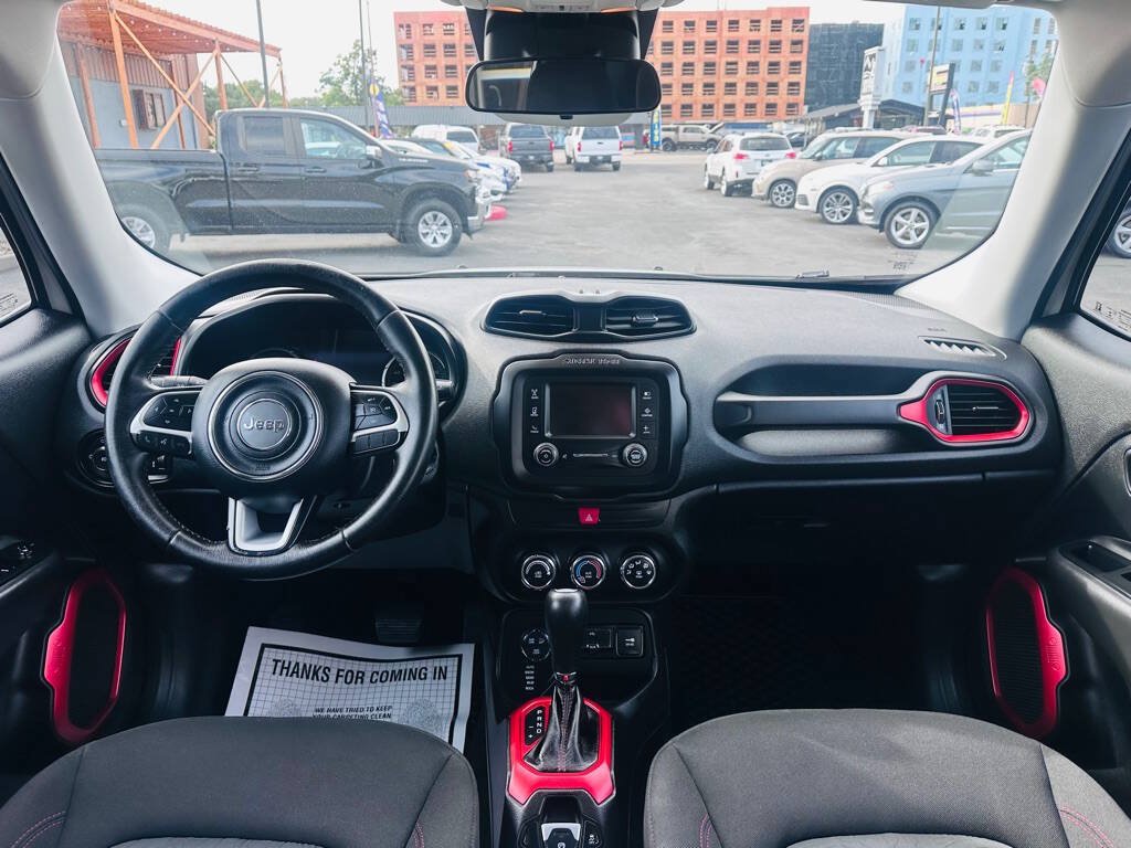 Used 2016 Jeep Renegade Trailhawk AWD/4WD image 9
