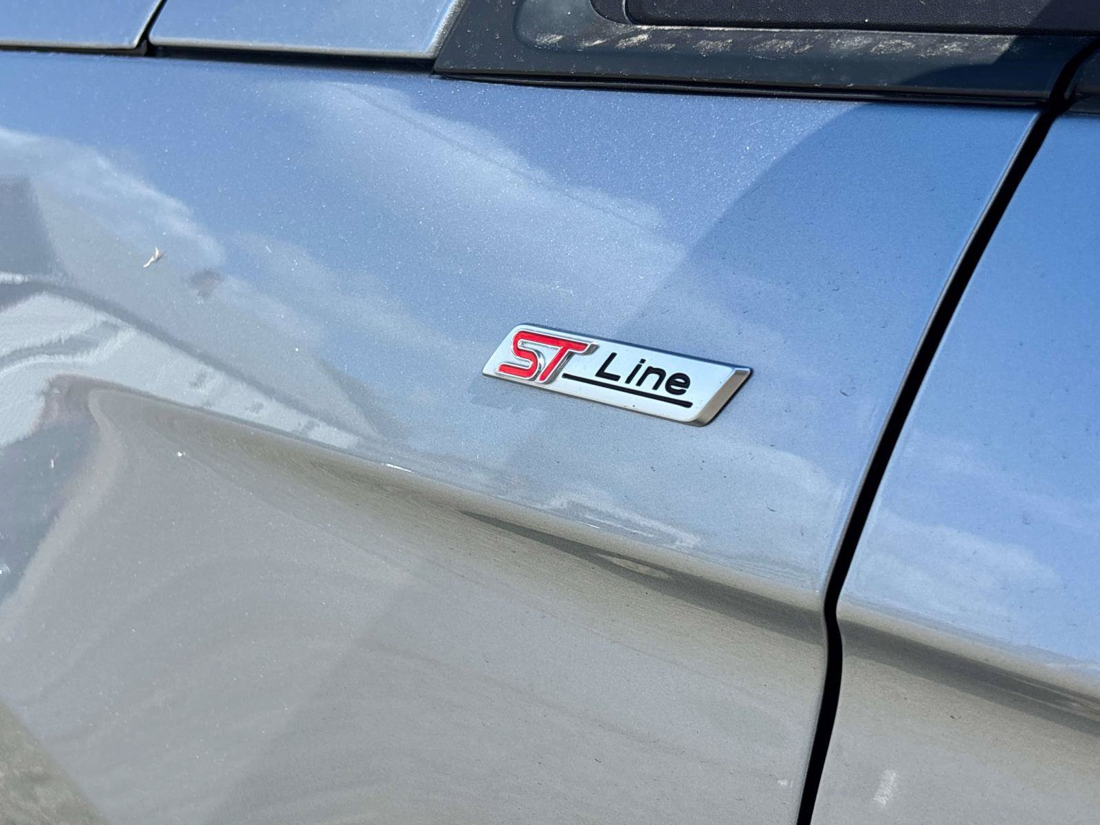 Used 2022 Ford Edge ST-Line w/ Class II Trailer Tow Package AWD/4WD image 11