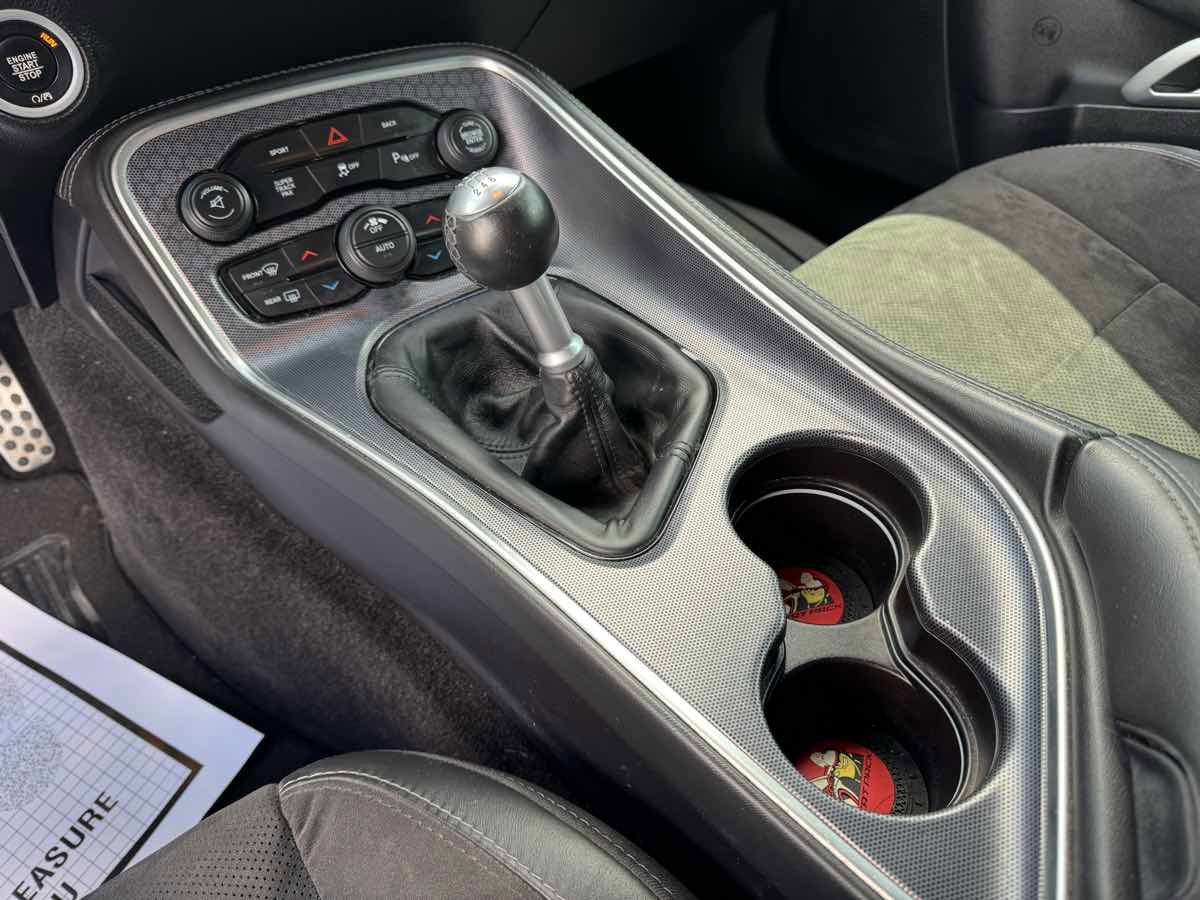 Used 2016 Dodge Challenger R/T Scat Pack w/ Leather Interior Group image 21