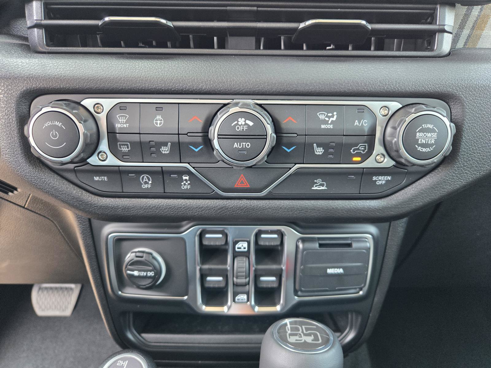 New 2026 Jeep Gladiator Sport AWD/4WD image 14