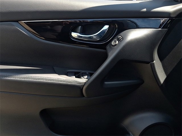 Used 2021 Nissan Rogue Sport SV image 13