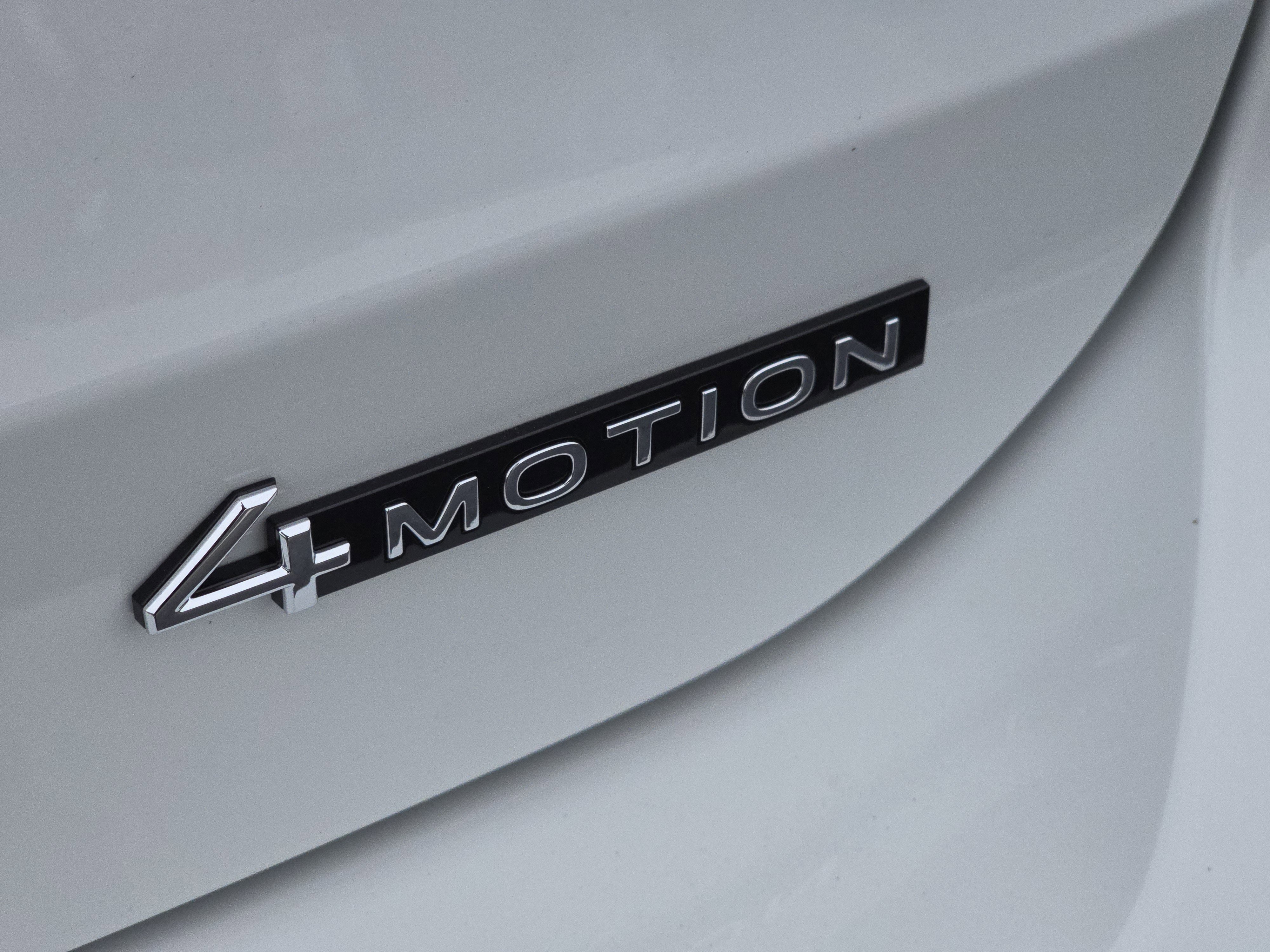 New 2026 Volkswagen Taos SE image 16