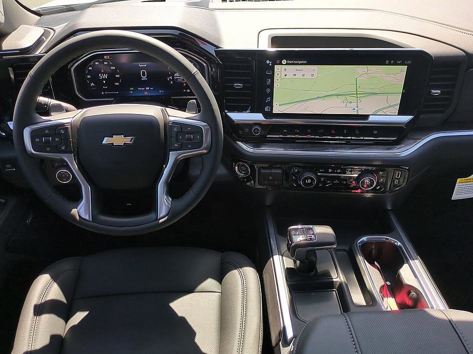 New 2026 Chevrolet Silverado 1500 LTZ w/ LTZ Premium Package AWD/4WD image 32