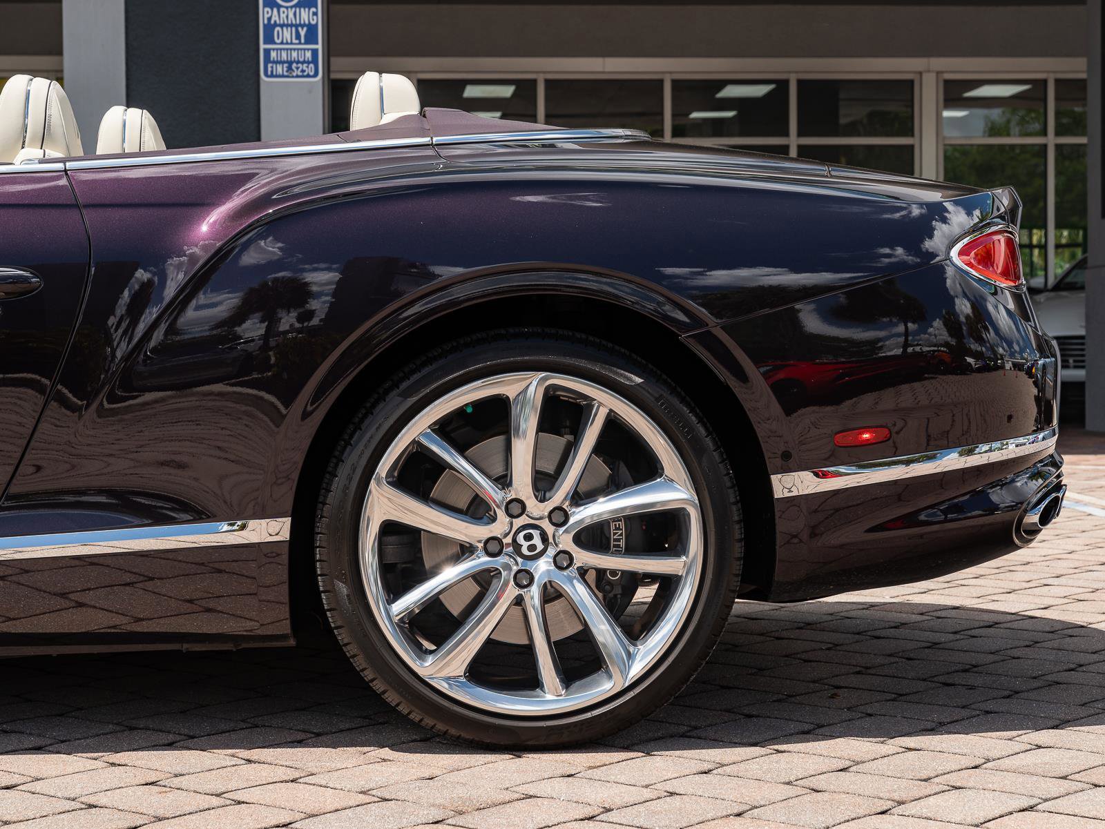 Used 2022 Bentley Continental GT Mulliner AWD/4WD image 39