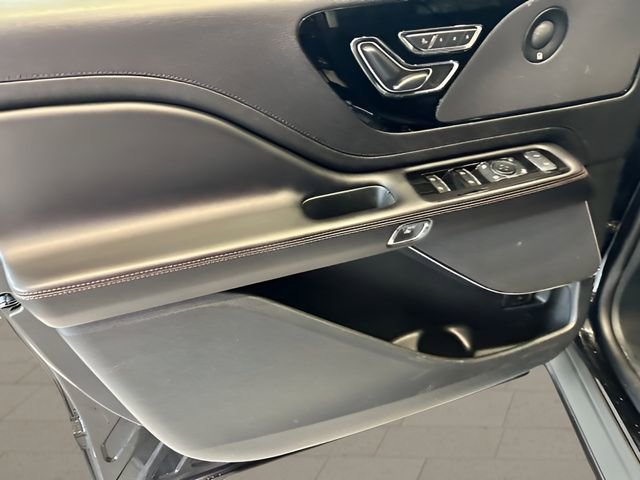 Used 2024 Lincoln Aviator Reserve image 9