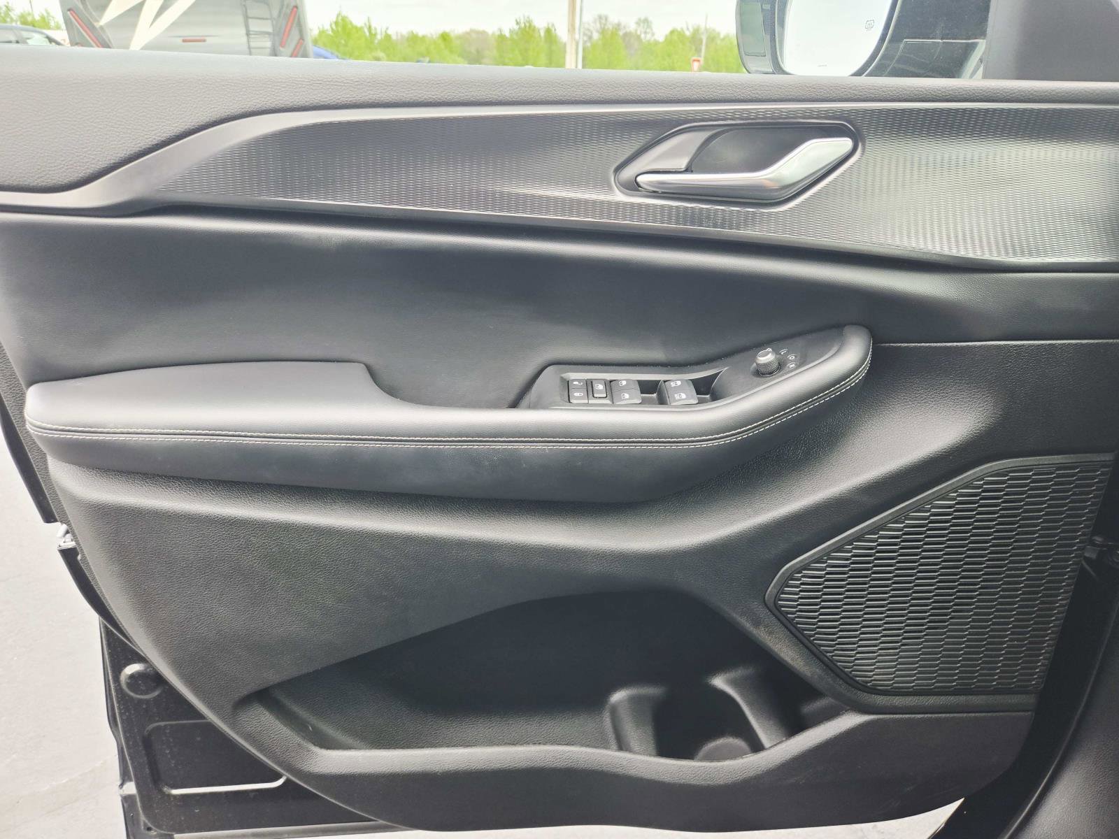 Used 2024 Jeep Grand Cherokee Altitude image 35