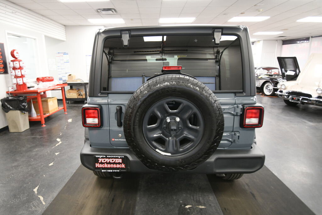 Used 2024 Jeep Wrangler Sport image 7