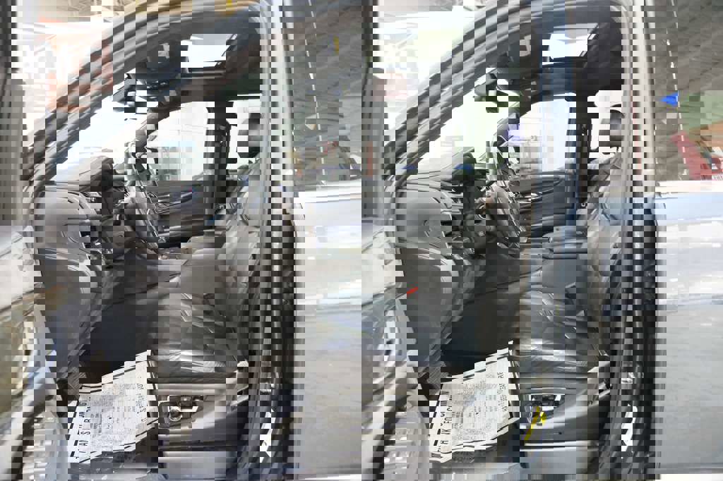 Used 2020 Cadillac Escalade ESV Platinum AWD/4WD image 18