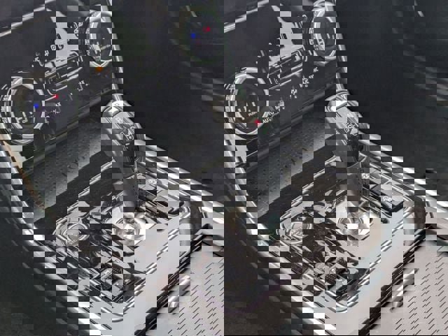 Used 2020 Jaguar XE S image 9