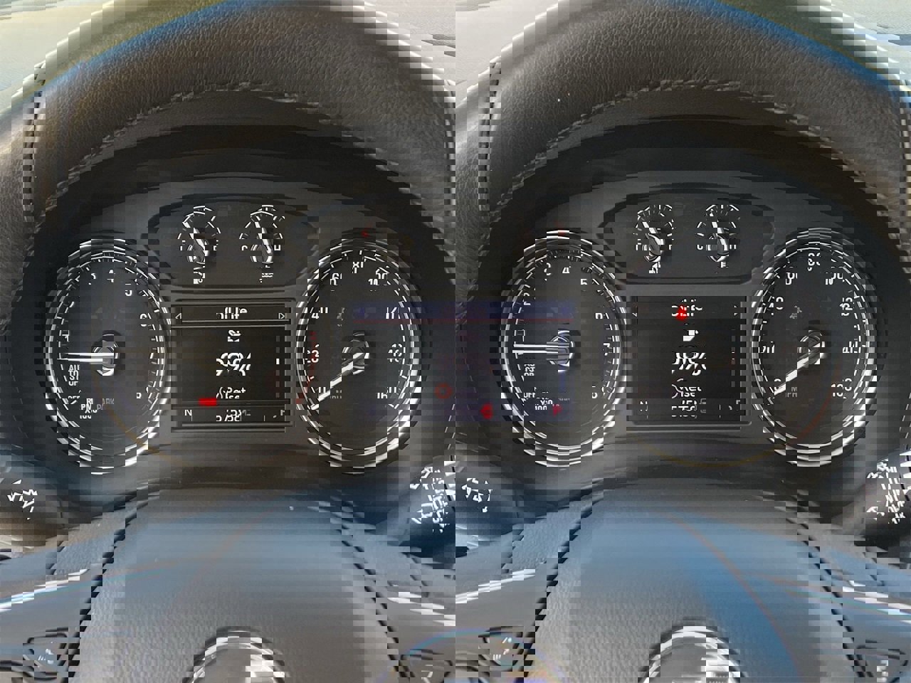 Used 2020 Buick Enclave Essence w/ Sound and Sites Package image 24