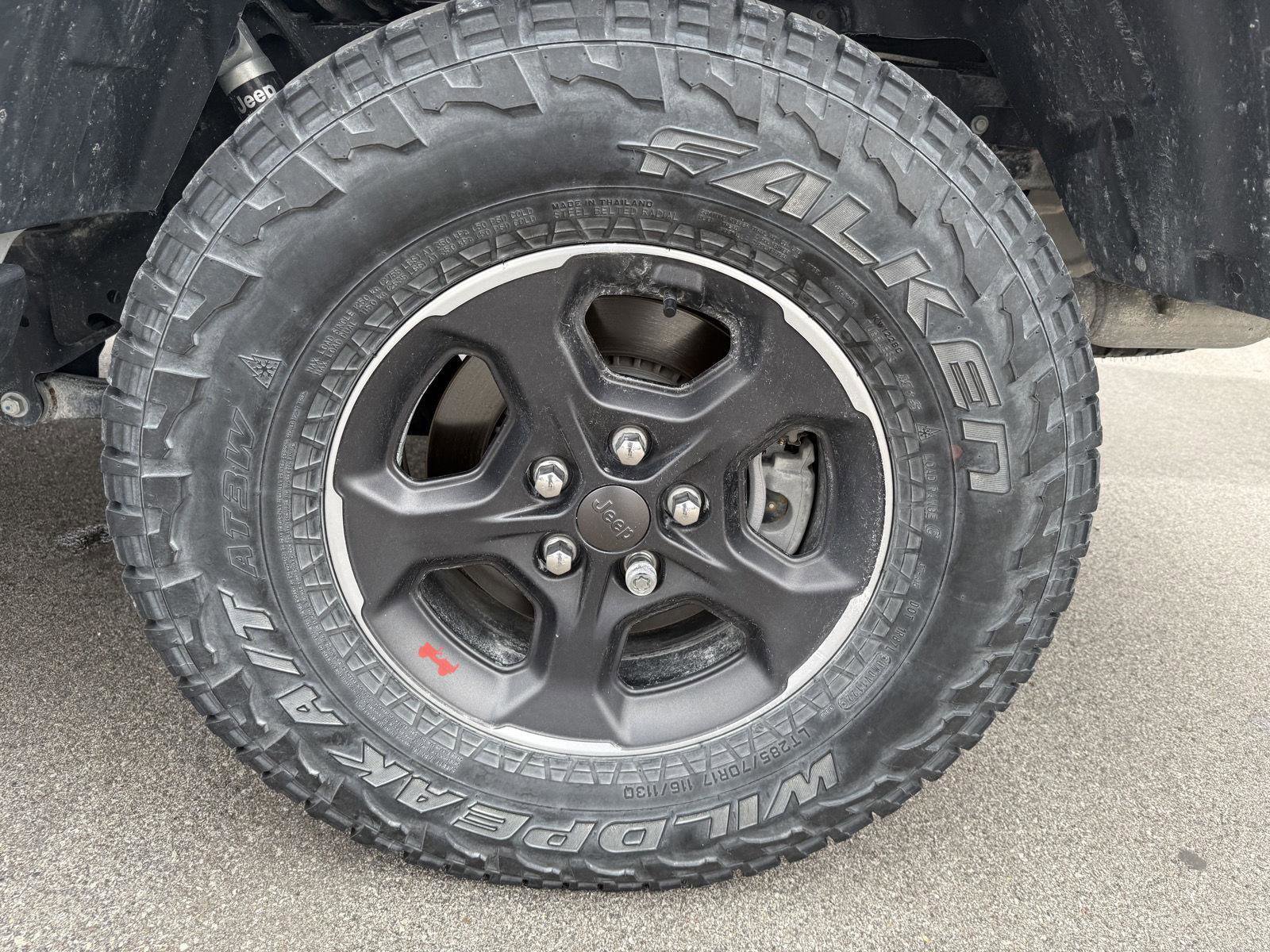 Used 2022 Jeep Gladiator Rubicon w/ LED Lighting Group AWD/4WD image 16