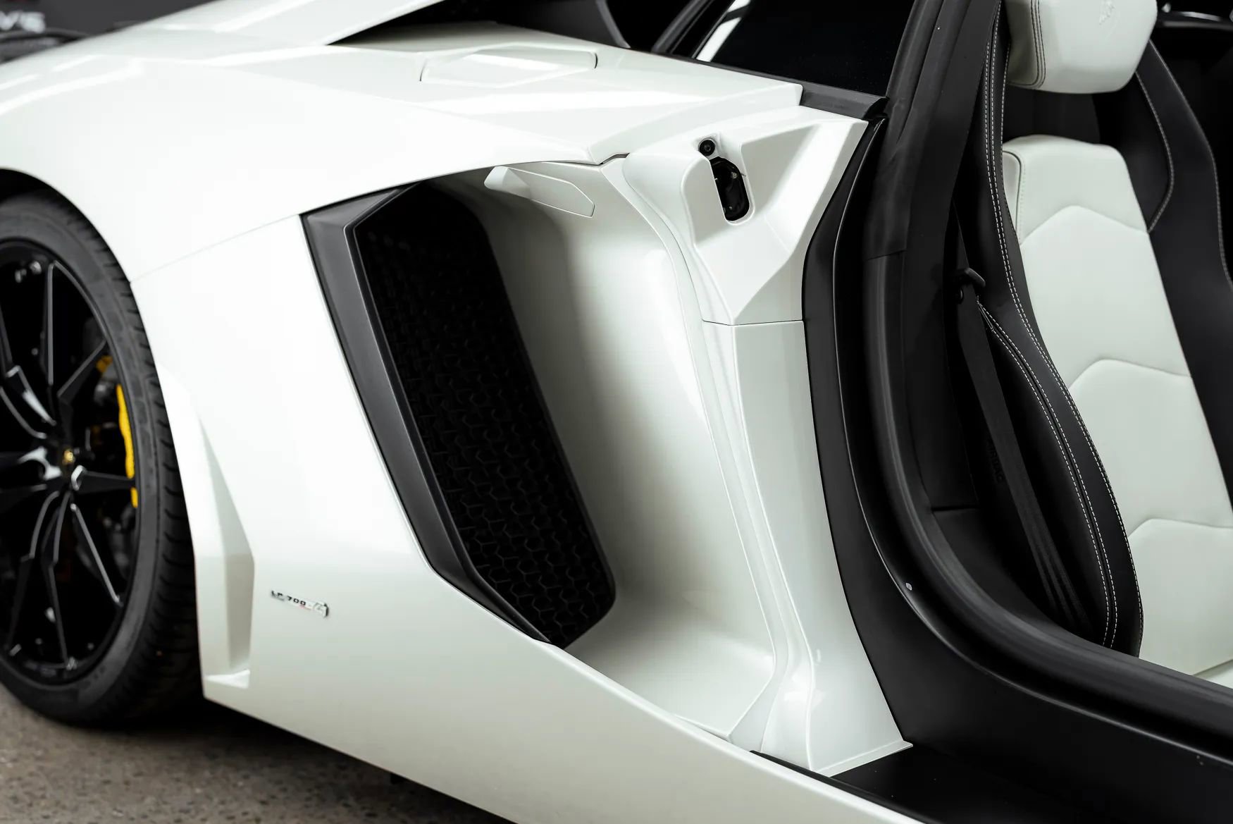 Used 2016 Lamborghini Aventador LP 700-4 image 49