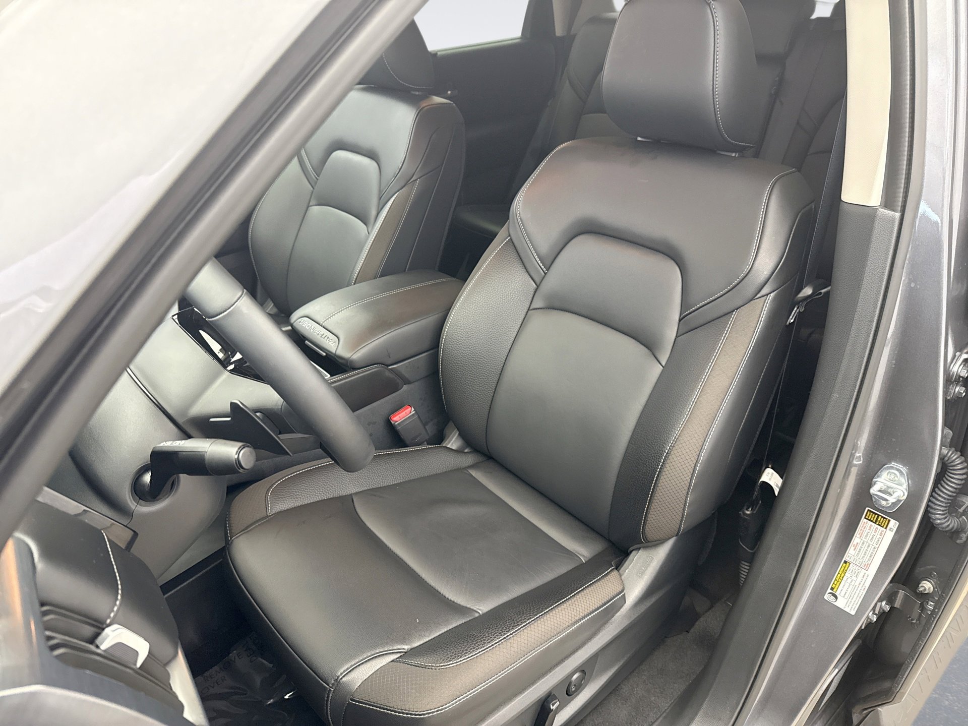 Used 2025 Nissan Pathfinder SL image 11