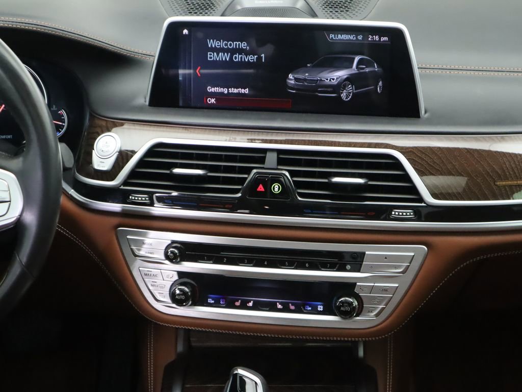 Used 2019 BMW 750i w/ Executive Package image 14