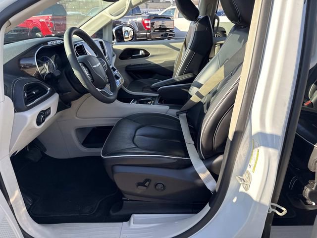 Used 2023 Chrysler Pacifica Limited FWD image 19