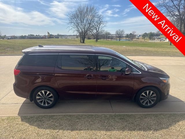 Used 2015 Kia Sedona SX image 2