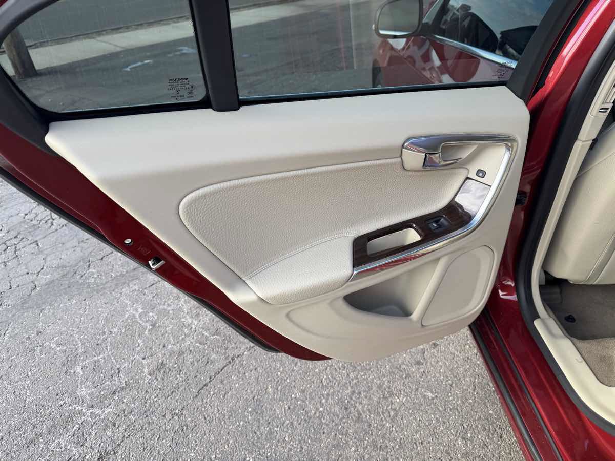 Used 2014 Volvo S60 T5 image 14