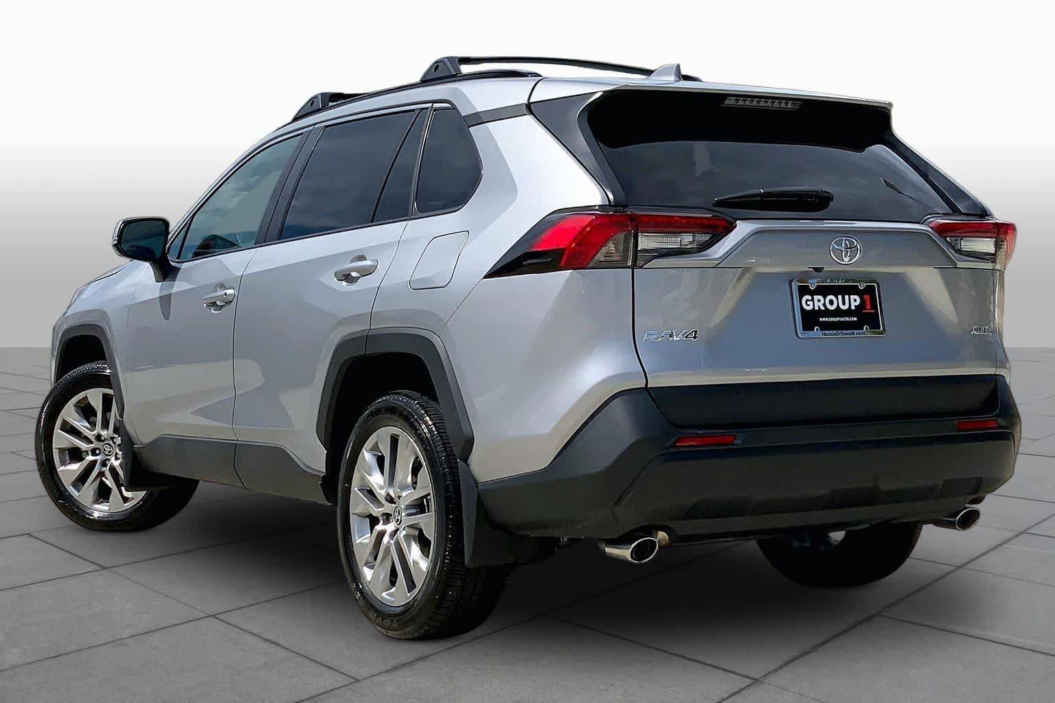 Used 2023 Toyota RAV4 XLE Premium FWD image 12