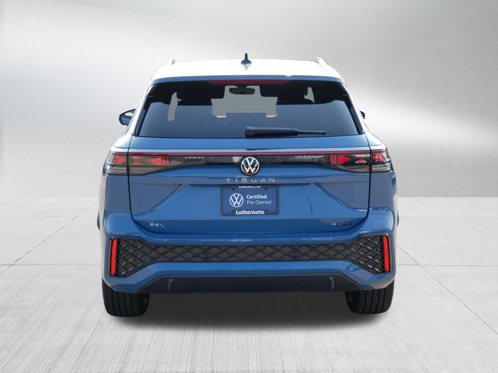 Certified 2025 Volkswagen Tiguan SEL R-Line AWD/4WD image 6