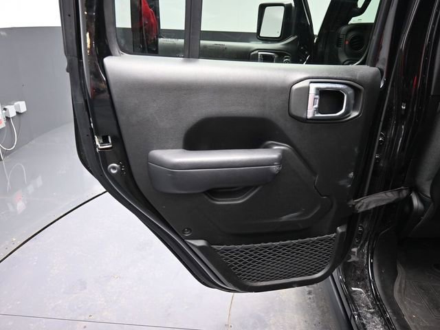 Used 2024 Jeep Gladiator Rubicon w/ Technology Group image 35