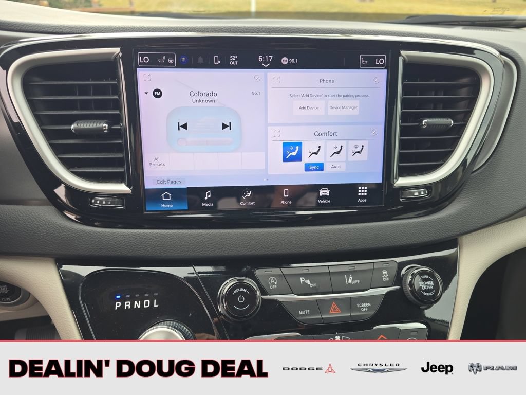 Used 2024 Chrysler Pacifica Touring-L FWD image 18