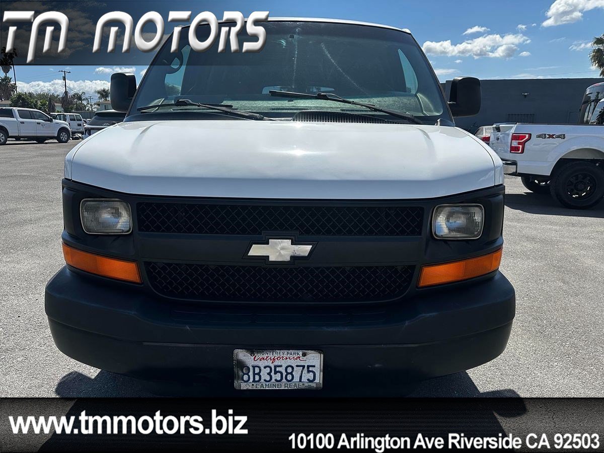 Used 2006 Chevrolet Express 2500 Extended w/ Power and Light Package RWD image 2