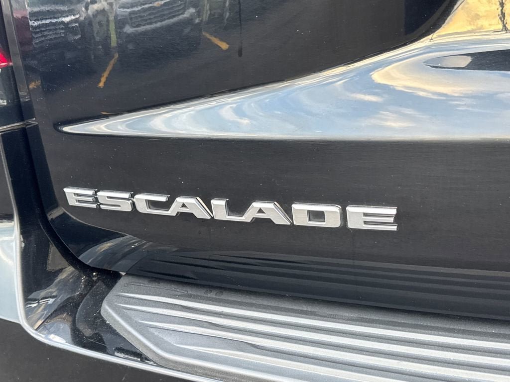 Used 2022 Cadillac Escalade ESV Premium Luxury w/ LPO, Floor Liner Package AWD/4WD image 7