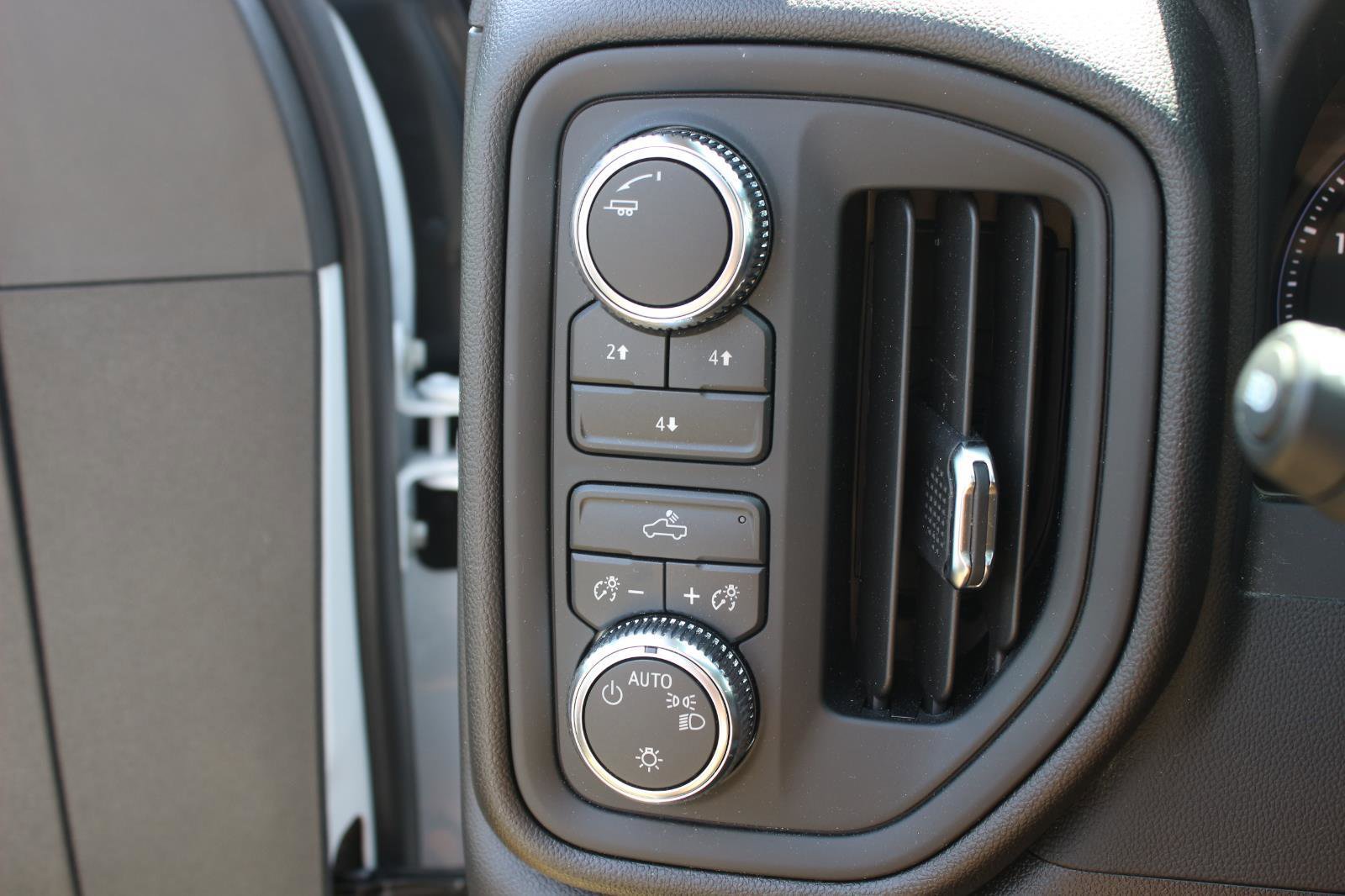 New 2026 GMC Sierra 3500 Pro w/ Convenience Package image 15