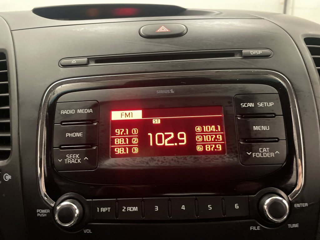 Used 2017 Kia Forte LX image 7