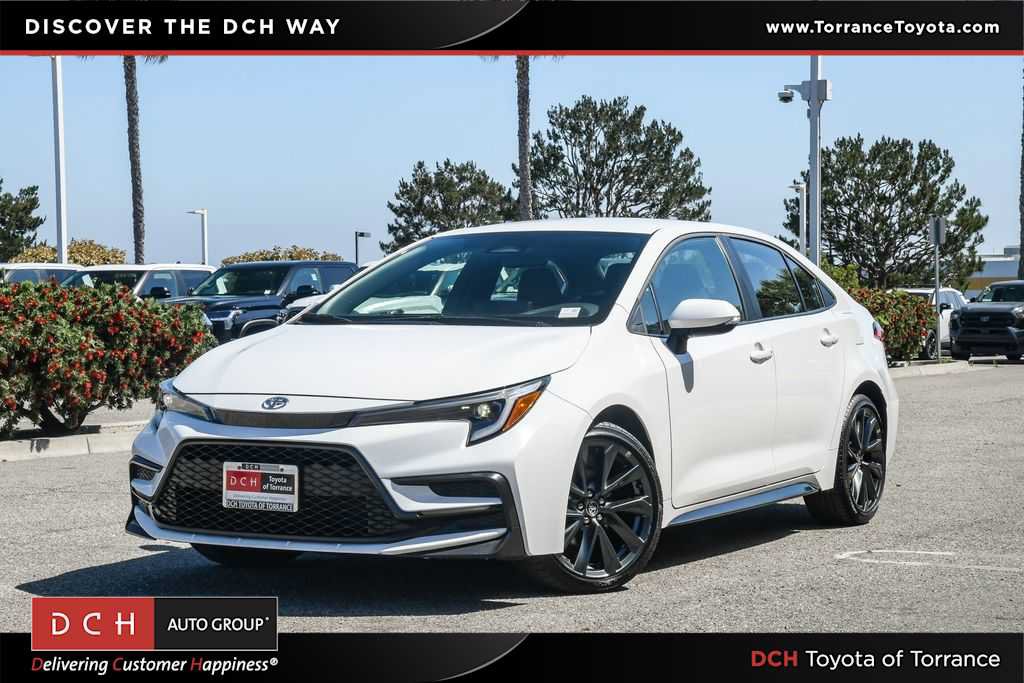 Used 2025 Toyota Corolla SE w/ Convenience Package FWD image 1