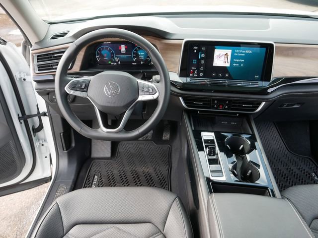 Certified 2025 Volkswagen Atlas SE w/ Panoramic Sunroof Package image 22