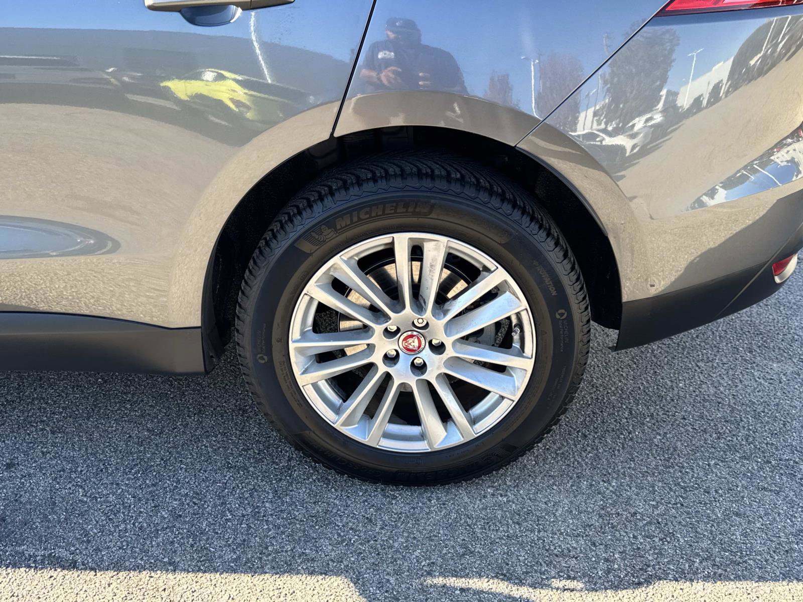 Used 2018 Jaguar F-PACE Prestige image 6