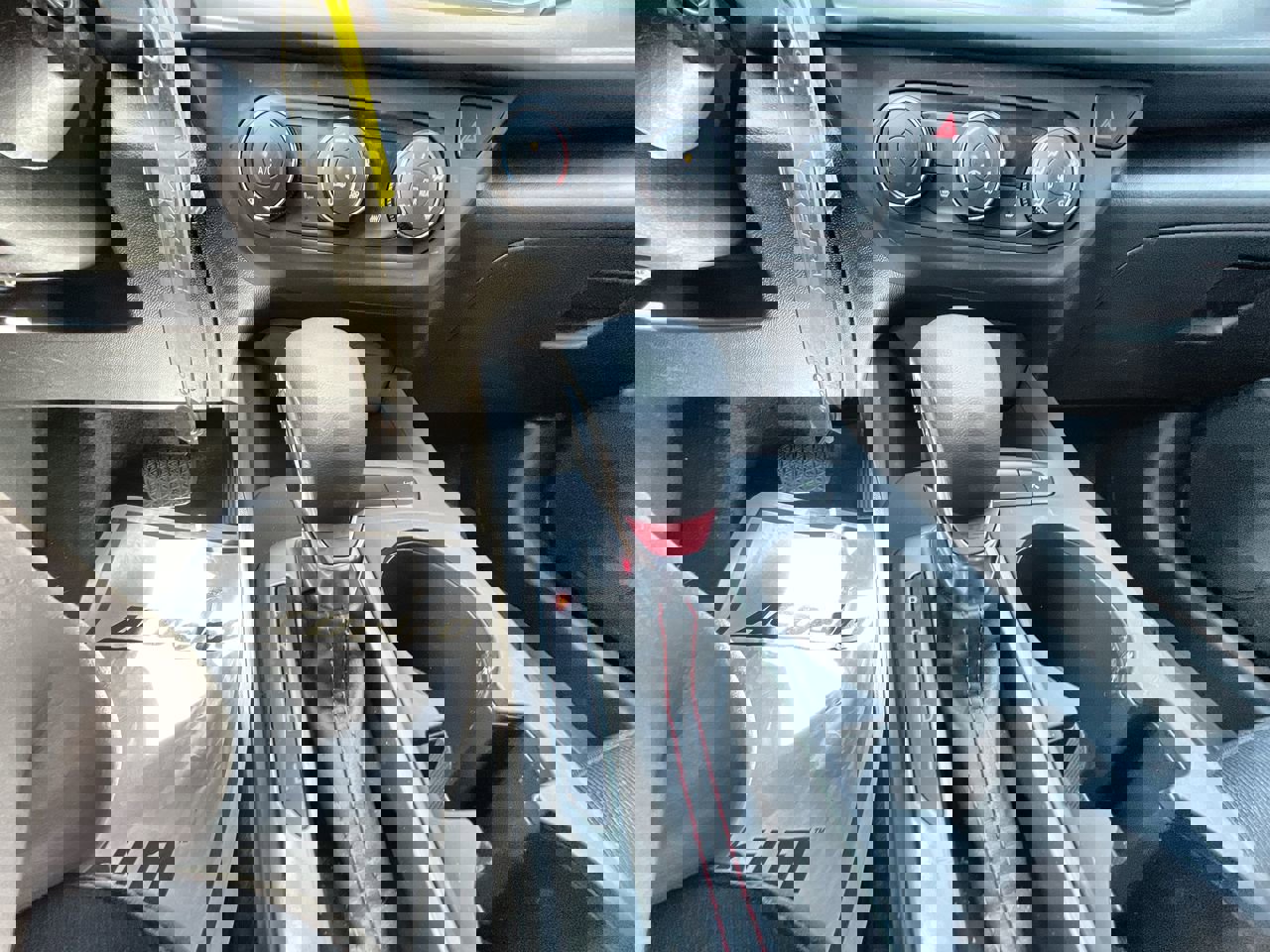 Used 2024 Chevrolet Trax RS w/ Sunroof Package image 16