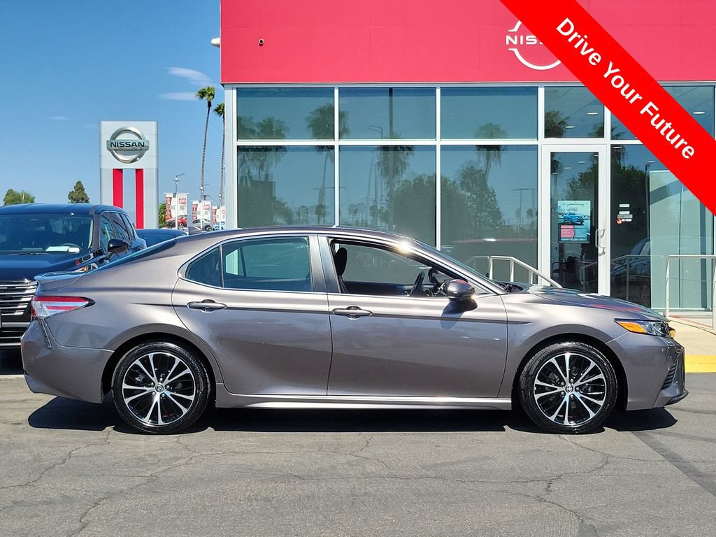 Used 2020 Toyota Camry SE FWD image 29