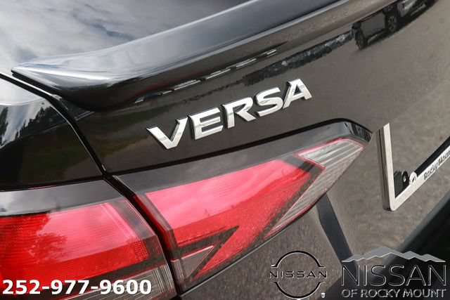 Used 2024 Nissan Versa SR FWD image 10