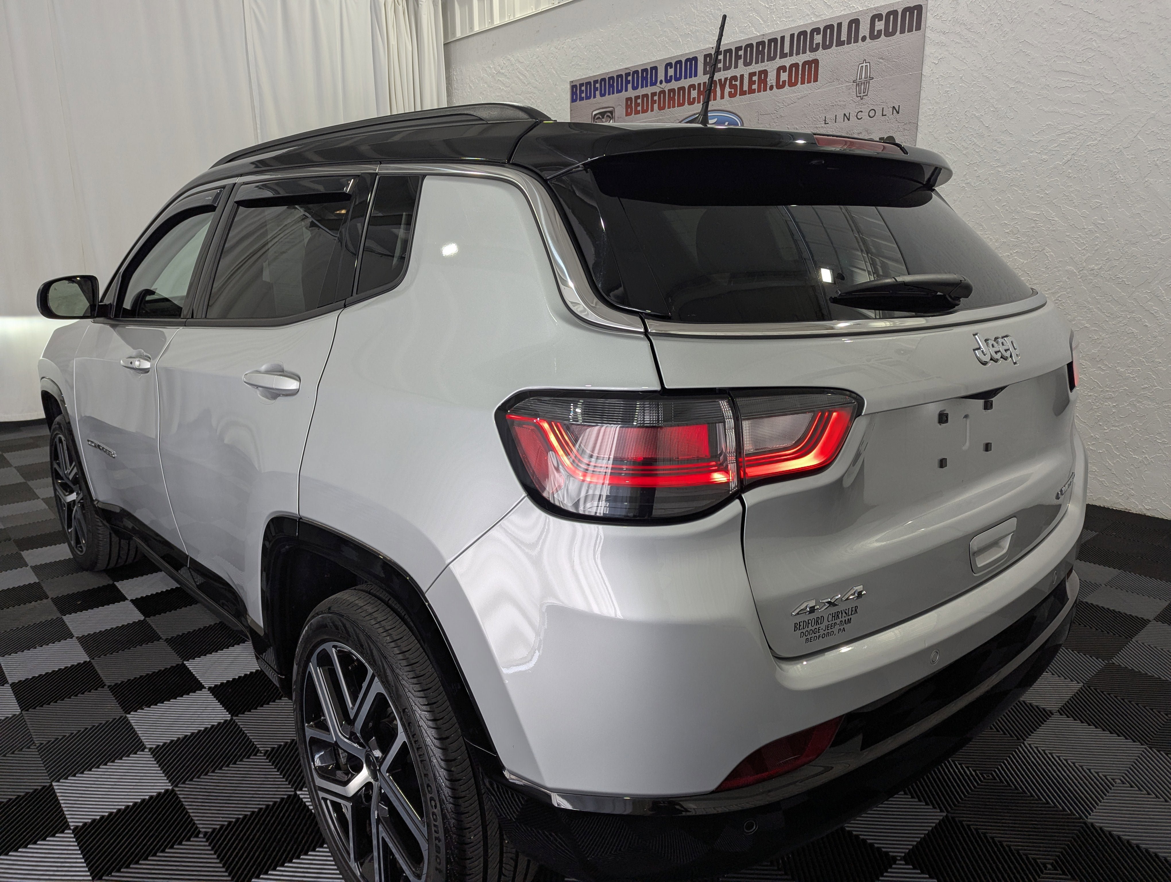 Used 2025 Jeep Compass Limited w/ Elite Group AWD/4WD image 10