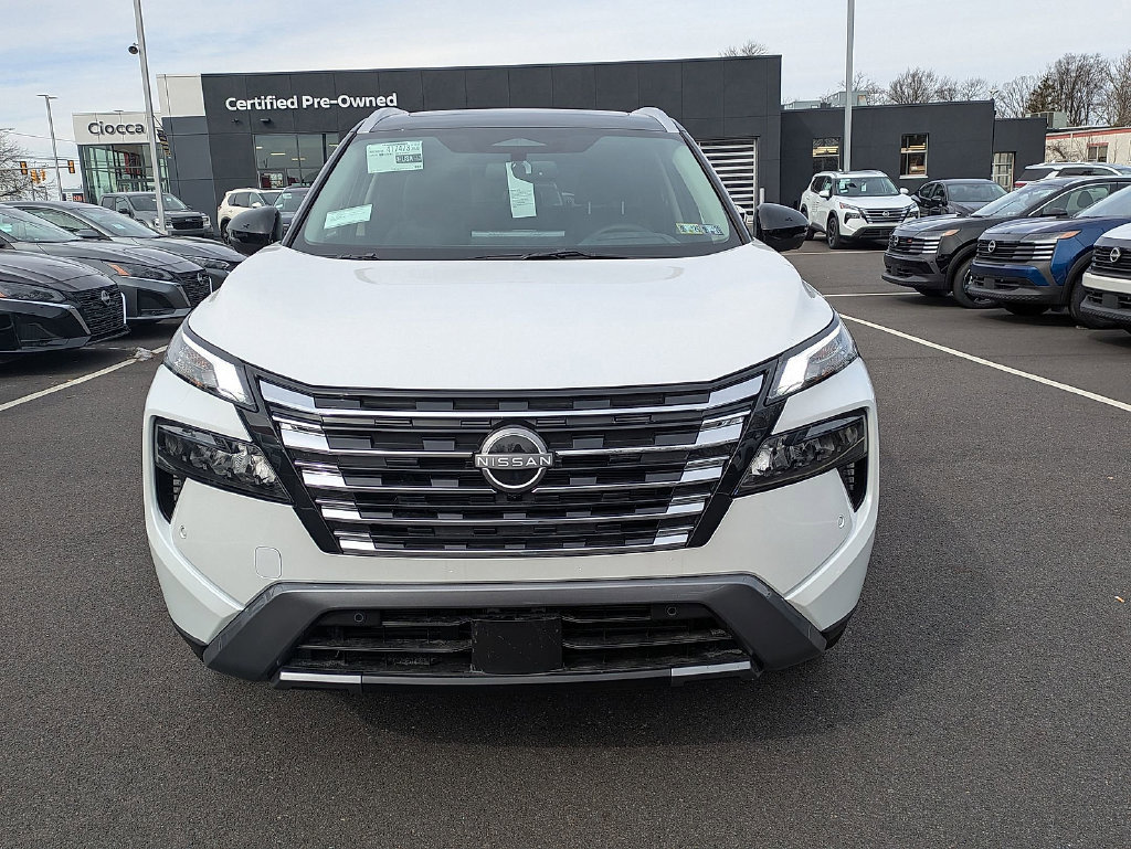 New 2025 Nissan Rogue SL w/ Tech Package AWD/4WD image 2