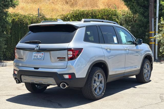 Certified 2025 Honda Passport TrailSport image 4