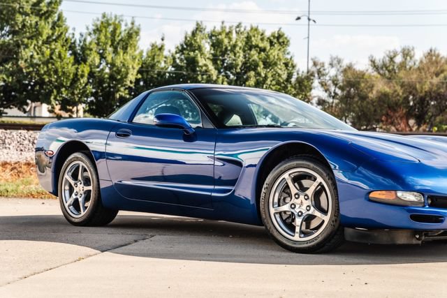 Used 2003 Chevrolet Corvette Coupe w/ Preferred Equipment Group RWD image 39