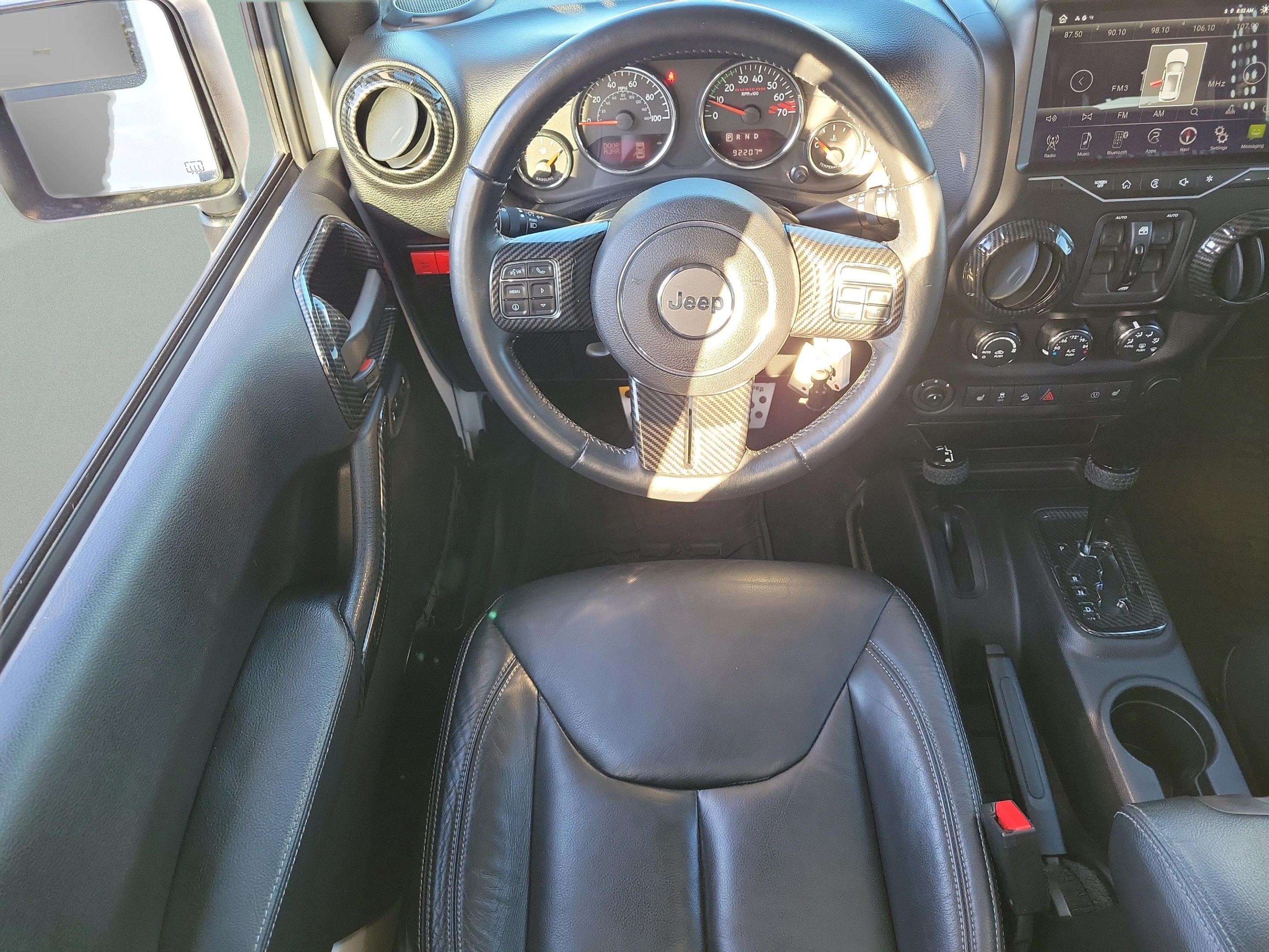 Used 2016 Jeep Wrangler Unlimited Rubicon AWD/4WD image 8